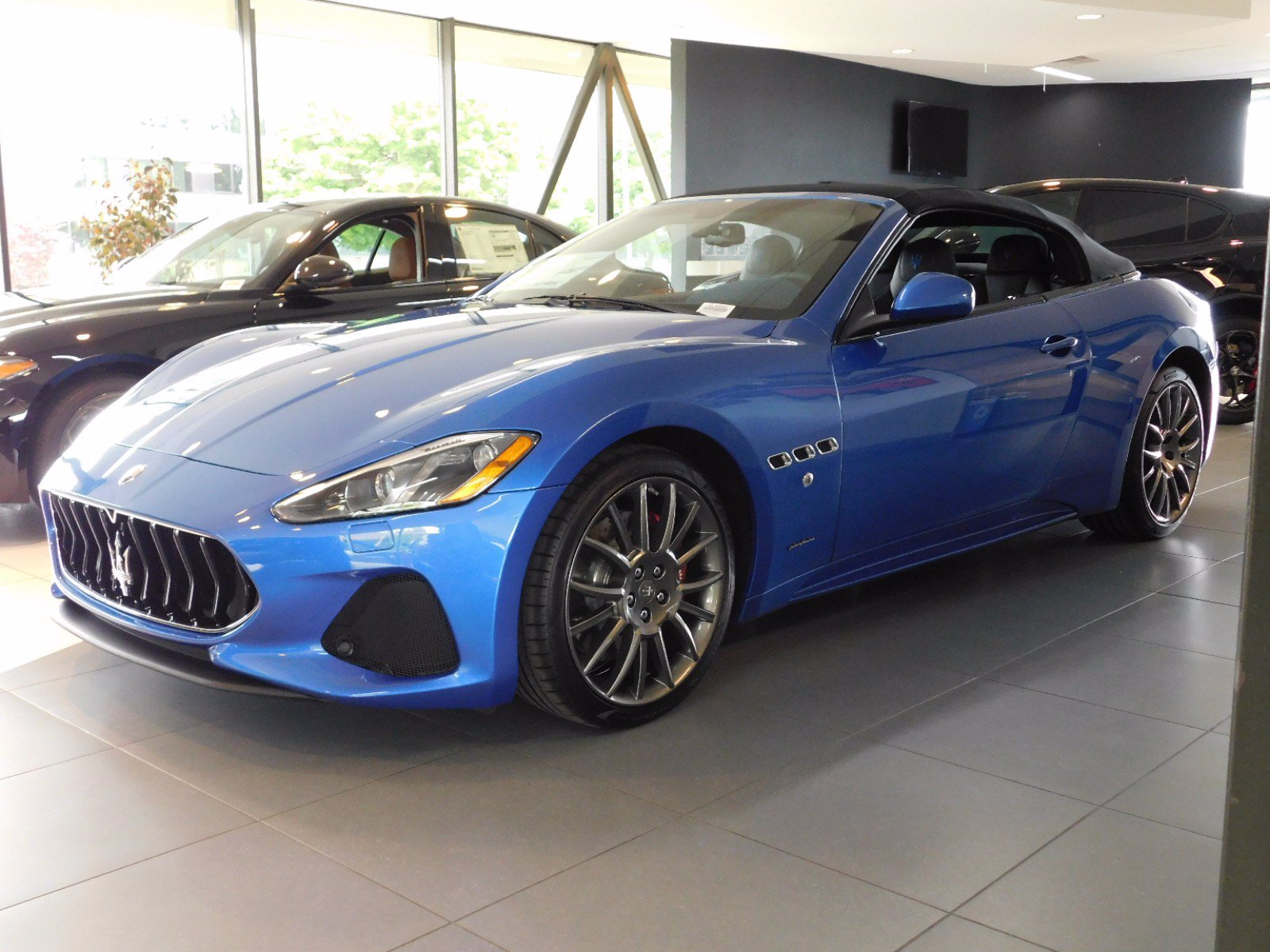 Maserati GRANTURISMO синий